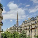 Eiffel Tower & Champ De Mars - 1Br - Cityapartmentstay