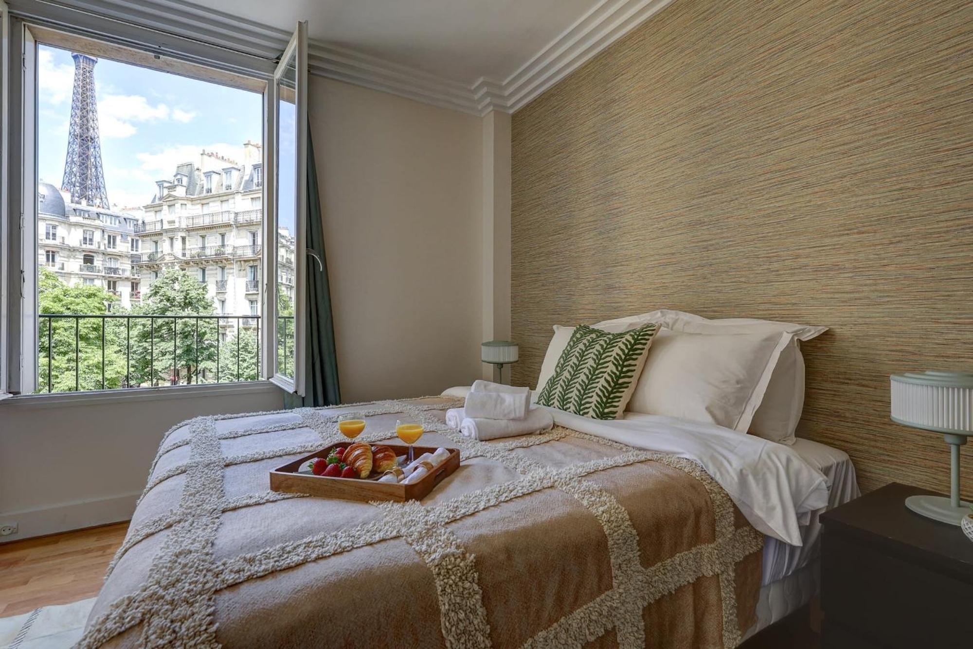 Eiffel Tower & Champ De Mars - 1br - Cityapartmentstay * Parigi