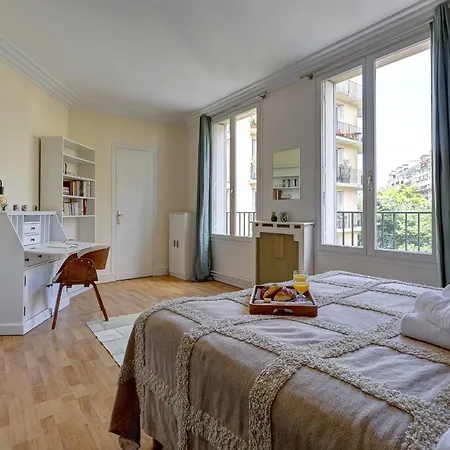 Eiffel Tower & Champ De Mars - 1br - Cityapartmentstay * Paris