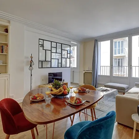 Eiffel Tower & Champ De Mars - 1br - Cityapartmentstay Apartment *