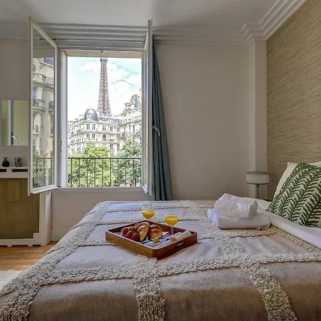 Eiffel Tower & Champ De Mars - 1br - Cityapartmentstay