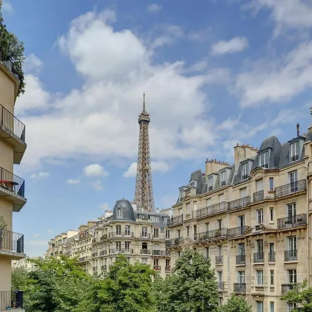 Apartment Eiffel Tower & Champ De Mars - 1br - Cityapartmentstay